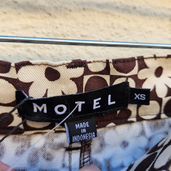 5/$100 SALE - MOTEL Zoven Trouser Daisy Patchwork - Picture 9 of 10